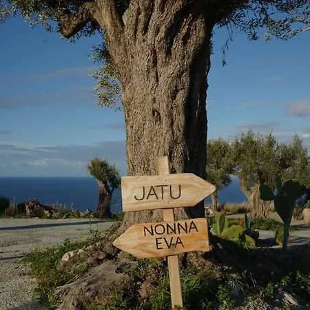 Jatu Retreat San Costantino