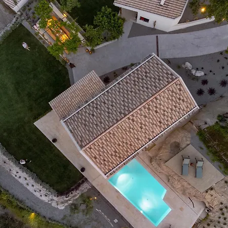 Jatu Retreat 别墅 San Costantino