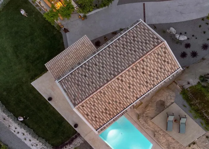 Jatu Retreat Villa San Costantino